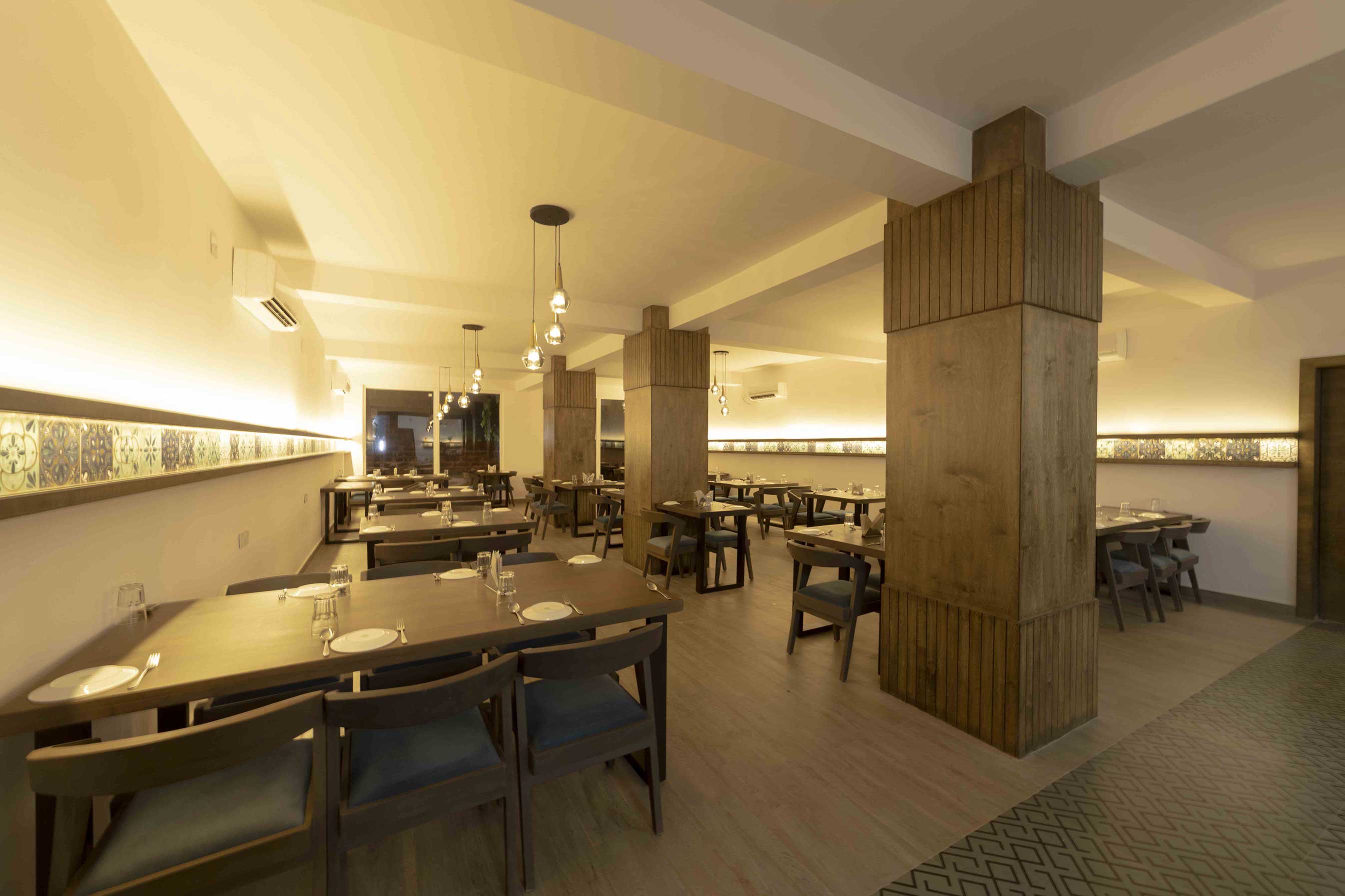 Puri Sea Beach Hotel restaurant